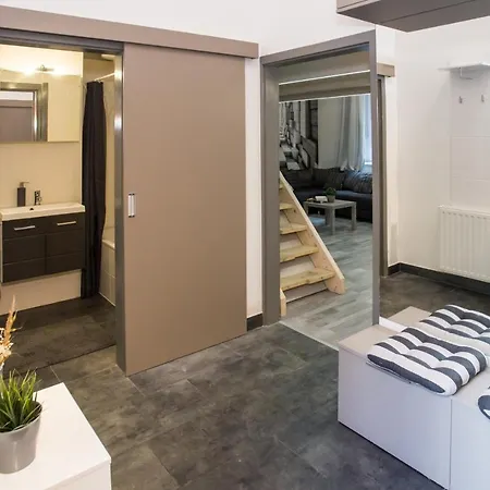 Aradi Apartment *